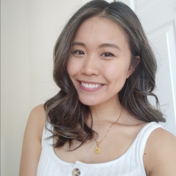 Meet your Posher, Jessica - Picture 1 of 3